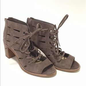 vince camuto tressa bootie 8.5 wide